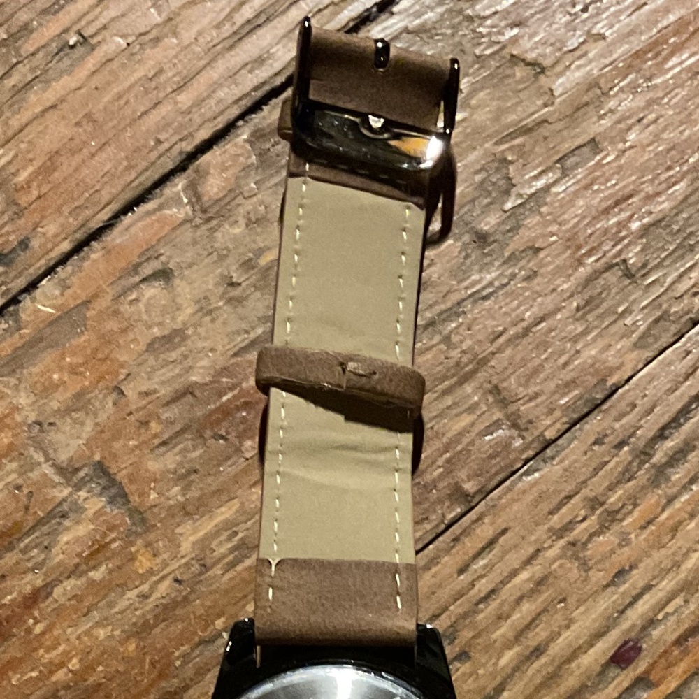 Men’s Watch - Picture 3 of 8
